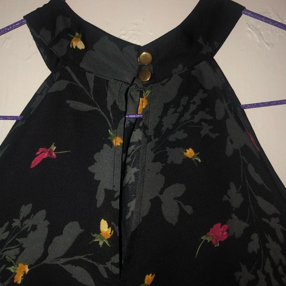Cold Shoulder Floral Top - Picture 3 of 6